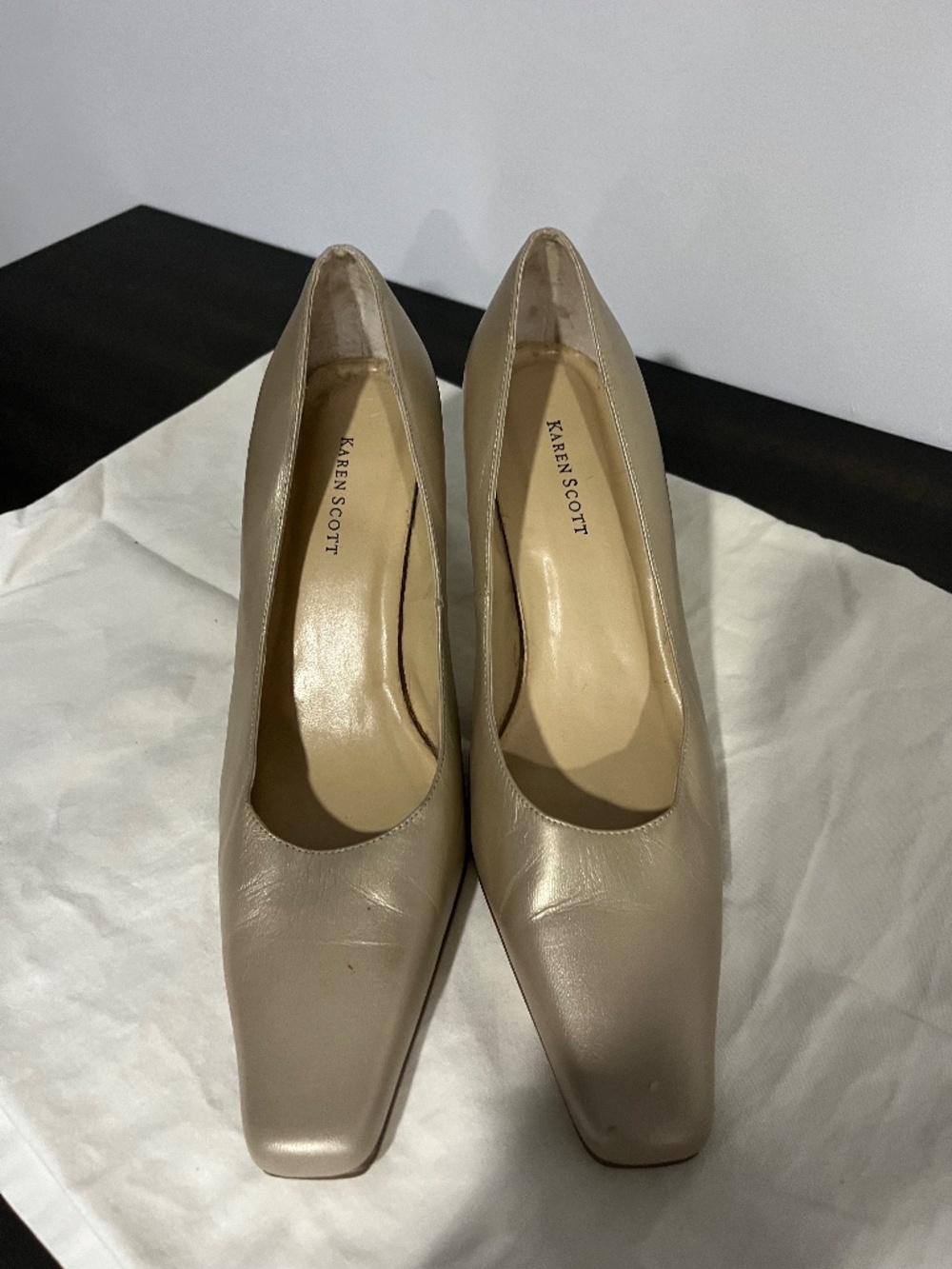Karen Scott mid high heel